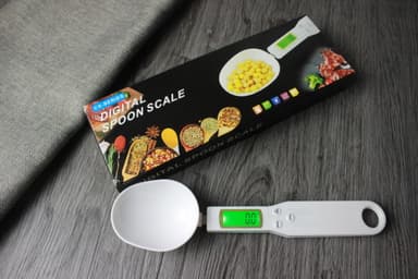 Digital skjevekt 0,1 g / 500 g  - Hvit