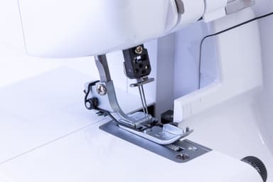 Brother M343DST Sterk & Tøff Overlock inkl. Forlengelsesbord og ekstra trykkføtter