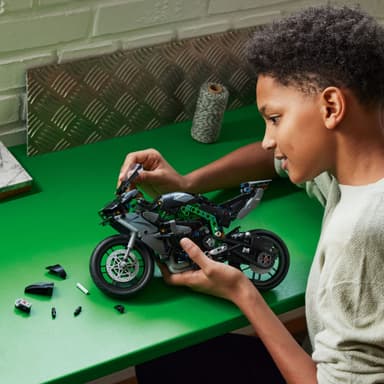 LEGO Technic Kawasaki Ninja H2R-motorsykkel 42170