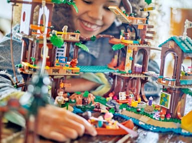 LEGO Friends Ferieleir med trehytte 42631