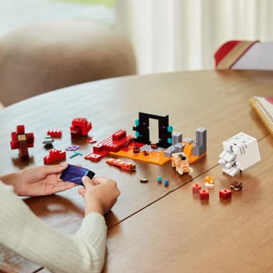 LEGO Minecraft Bakholdsangrep ved underverdenportalen 21255