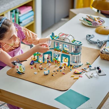 LEGO Friends Sykehuset i Heartlake City 42621