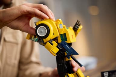 LEGO Icons Bumblebee 10338