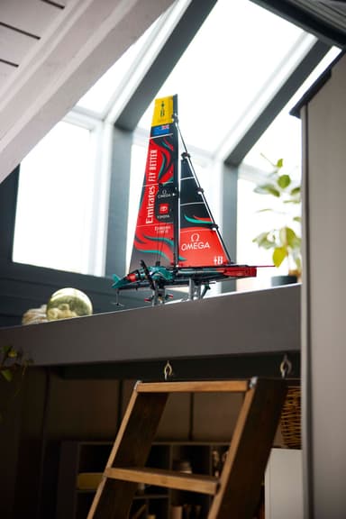 LEGO Technic Yachten Emirates Team New Zealand AC75 42174