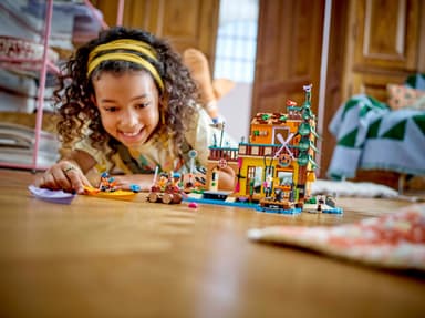 LEGO Friends Opplevelsesleir med vannsport 42626