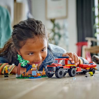 LEGO City Firehjulsdrevet brannbil med redningsbåt 60412