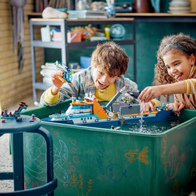 LEGO City Polarutforskere med skip 60368