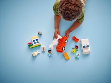 LEGO DUPLO Town Sykebil med sjåfør 10447