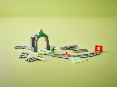 LEGO DUPLO Town Utvidelsessett med togtunnel og skinner 10425