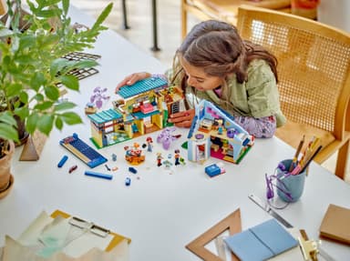 LEGO Friends Olly og Paisleys hus 42620