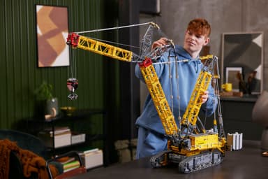 LEGO Technic Liebherr Crawler Crane LR 13000 42146