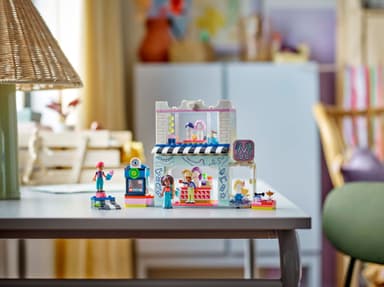 LEGO Friends Frisør og butikk med hårtilbehør 42662
