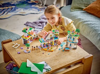 LEGO Friends Kjøpesenteret i Heartlake City 42604