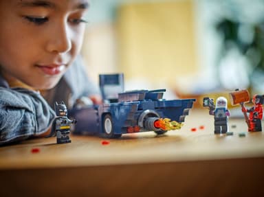 LEGO Super Heroes Batman med Batmobile mot Harley Quinn og Mr. Freeze 76274