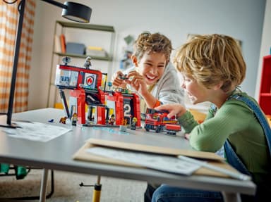 LEGO City Brannstasjon med brannbil 60414
