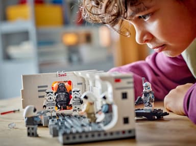 LEGO Star Wars Bordingen av Tantive IV 75387