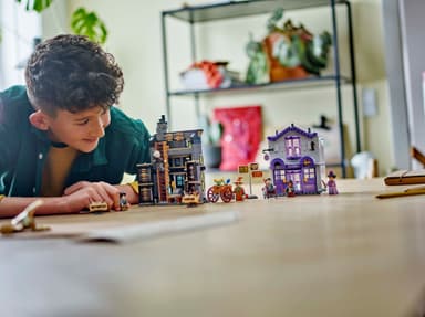 LEGO Harry Potter Olivanders og Madam Malkins Gevanter 76439