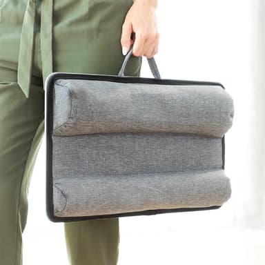 Stort skrivebord med ergonomisk design og smarte funksjoner