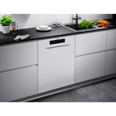 AEG Oppvaskmaskin FBB32607ZW (Hvitt)
