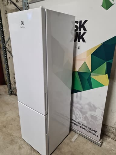 Electrolux LNB3AF26W0 kombiskap - brukt