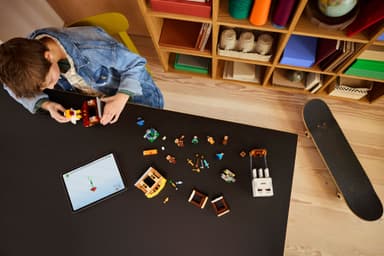 LEGO Minecraft Landsbyangrep med Geist-ballong 21273