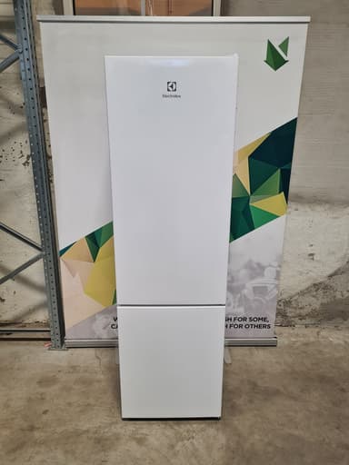 Electrolux LNB3AF26W0 kombiskap - brukt