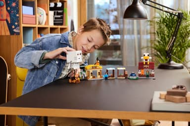 LEGO Minecraft Landsbyangrep med Geist-ballong 21273