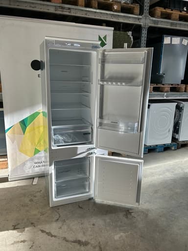 Siemens integrert kombiskap KI87VNSE0 - brukt