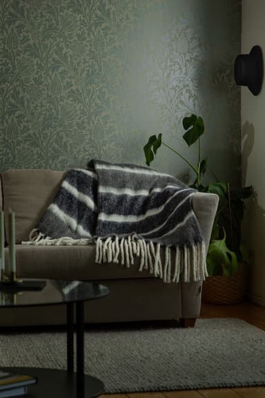 Kosta Linneväfveri ullpledd Stripe, Mørkegrå