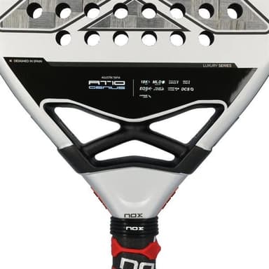 Nox AT10 Genius 18K Agustín Tapia 2024 padelracket - dråpeform, 360-375 g, 18K karbonfiber
