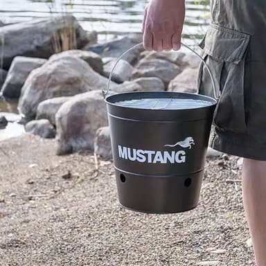Mustang Grillbøtte – Kompakt Partybøtte for Enkel Kullgrilling