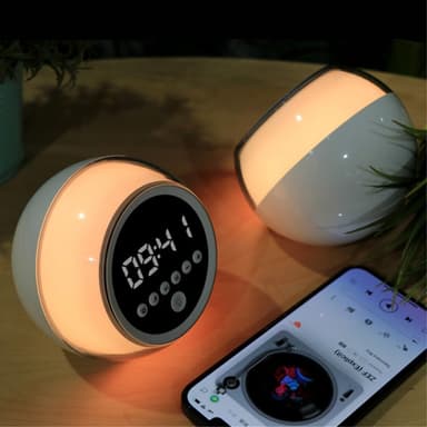Vekkerklokke Bluetooth-høyttaler Dimbar FM-radiotimerfunksjon