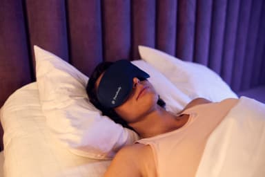 SleepMask sovemaske fra Therabody (sort)