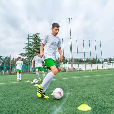 Agility Treningssett for Fotball – Hastighetsstige, Kjegler, Fallskjerm og Treningsutstyr