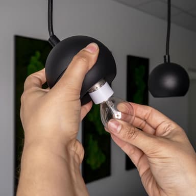 Lampeadapter for omformatering av 4x sett (E27 til E14)