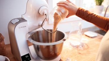 Bosch Series 4 kjøkkenmaskin MUM5XW00 (hvit)