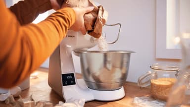 Bosch Series 4 kjøkkenmaskin MUM5XW00 (hvit)