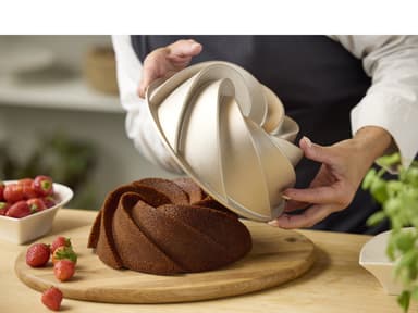 Blomsterbergs Swirl Bundt pan Dia 24 x 9 cm Rose gold