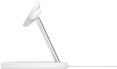 Belkin BoostCharge Pro 3-in-1 Qi2 trådløs ladestativ (hvit)