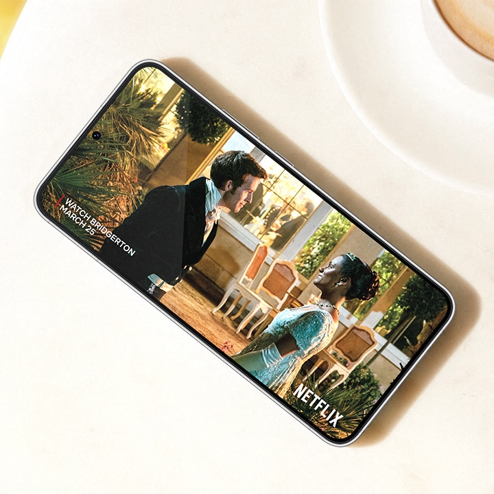 Galaxy S22-mobil med Netflix-serie
