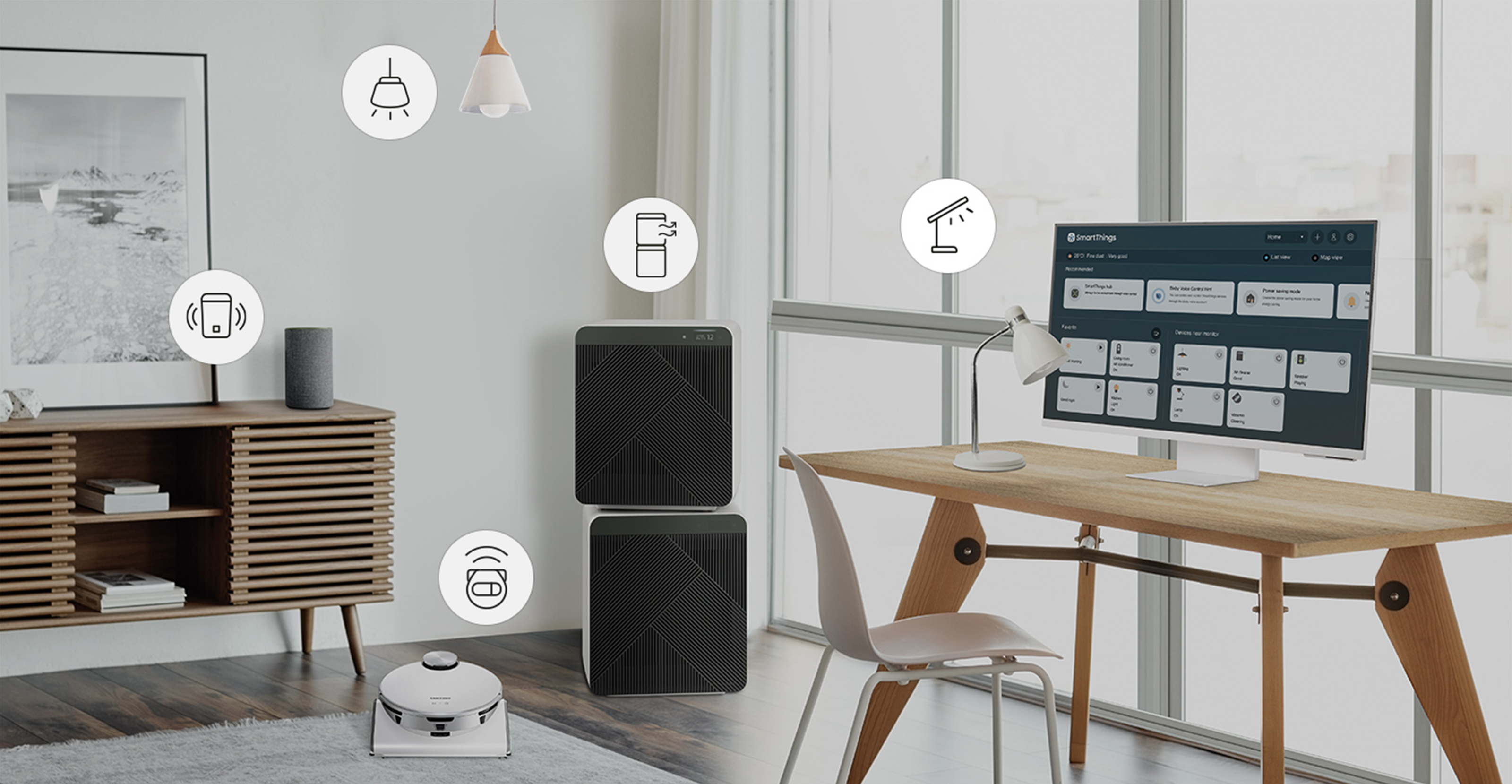 En stue med illustrasjoner av SmartThings-produkter og et skrivebord med en Samsung Smart Monitor