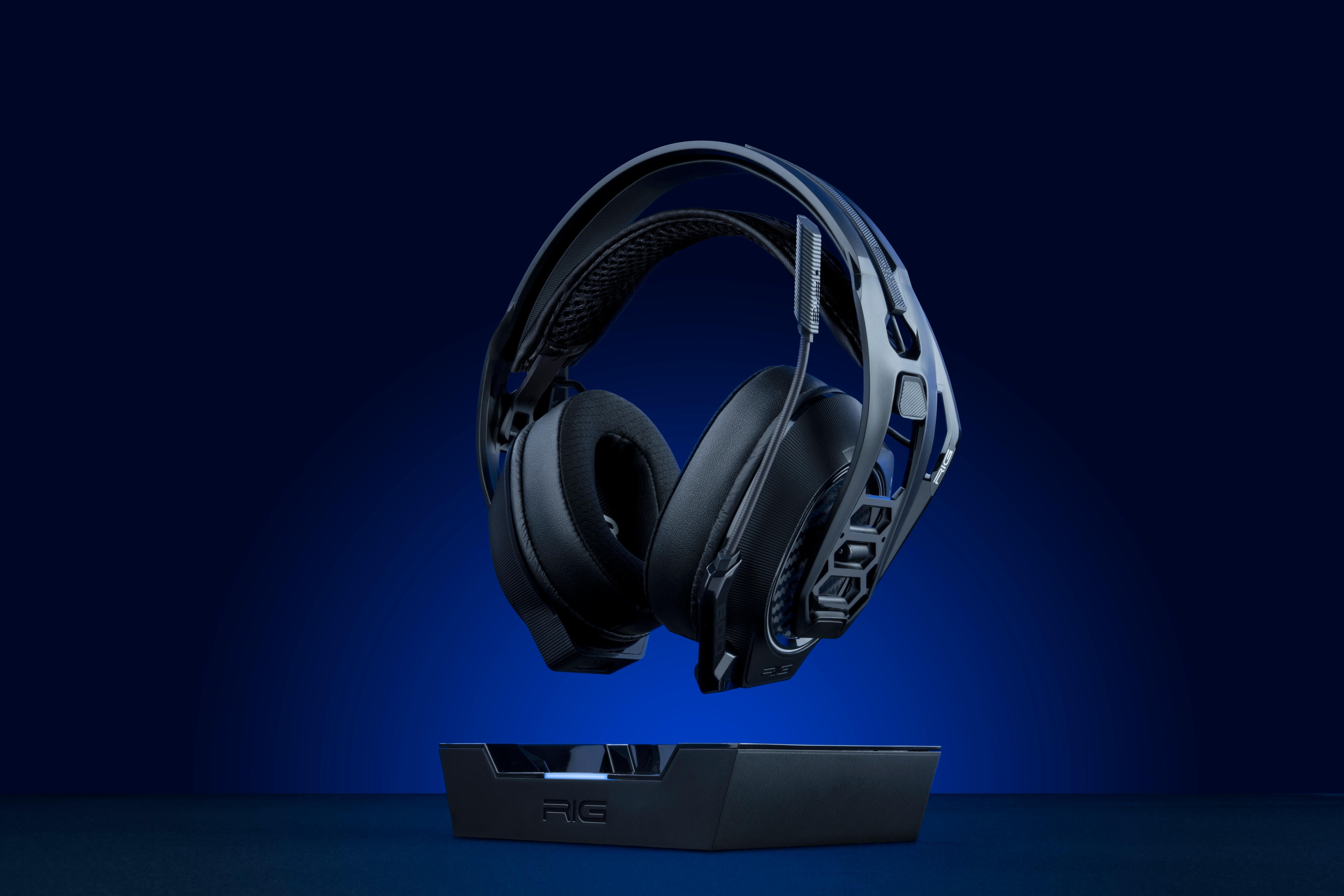 RIG 800 PRO HS headset with docking station