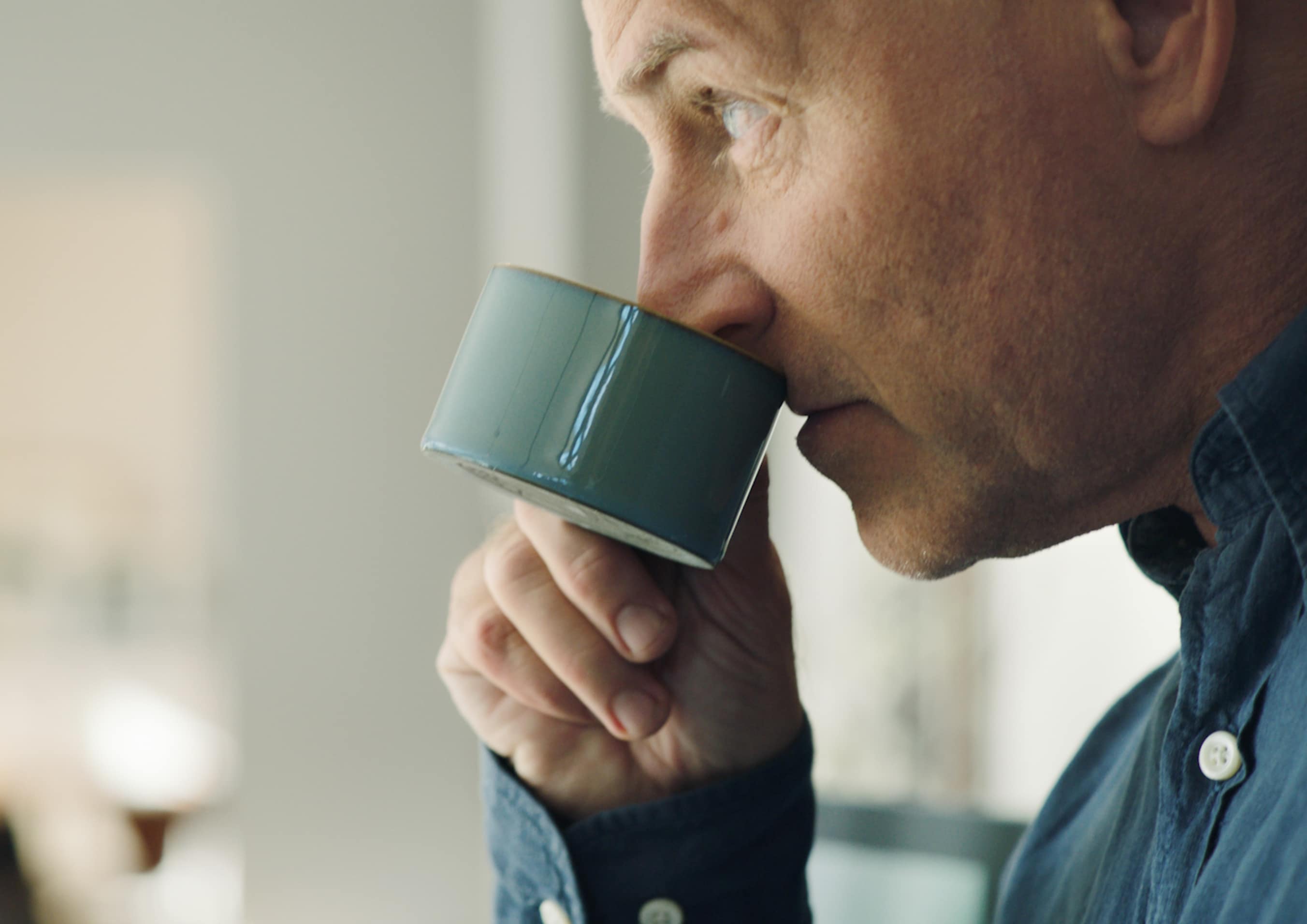 Siemens' espressomaskiner og smakseksperten, Richard Juhlin, lukter på kaffe