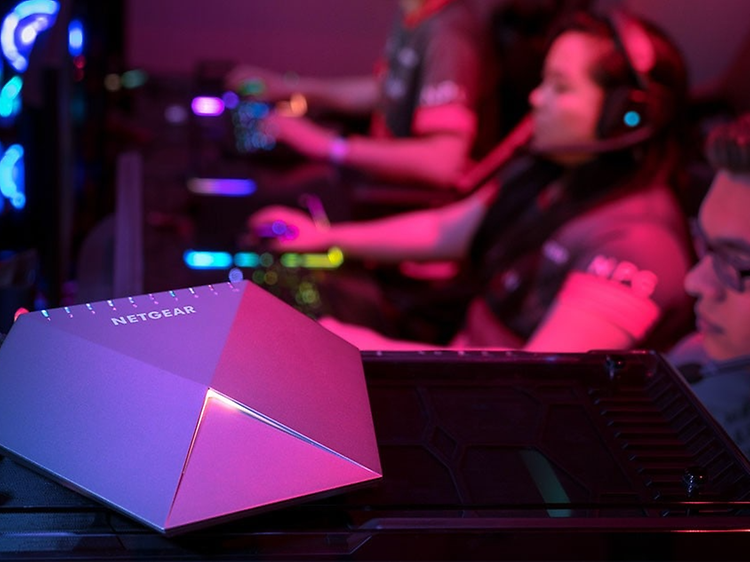 netgear gaming router plassert foran gamere