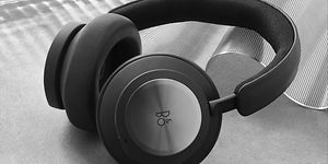 B&O-Beoplay-Portal-headset