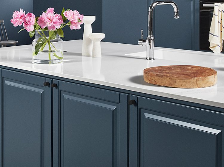 Quartz - Kjøkkenøy med benkeplate i Quartz