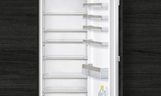 Innebygget kjøleskap i moderne kjøkken