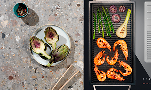 tallerken med grillede grønnsaker og en plancha grill