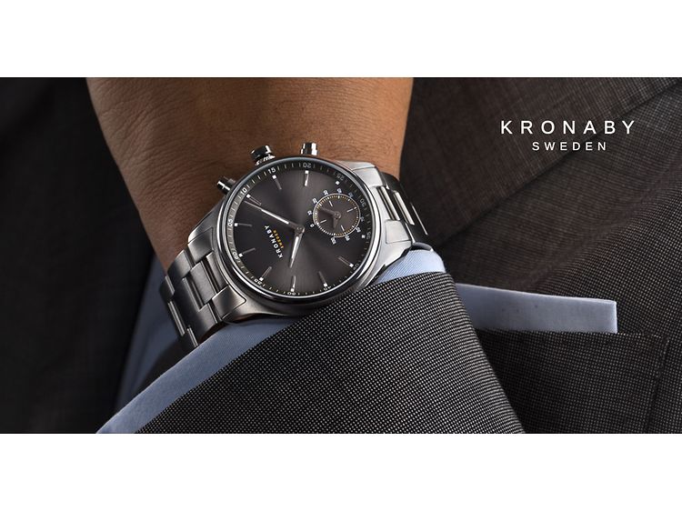 Kronaby smartklokke på håndleddet til en mann