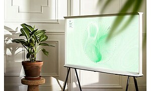 A Samsung TV som viser kunst på skjermen